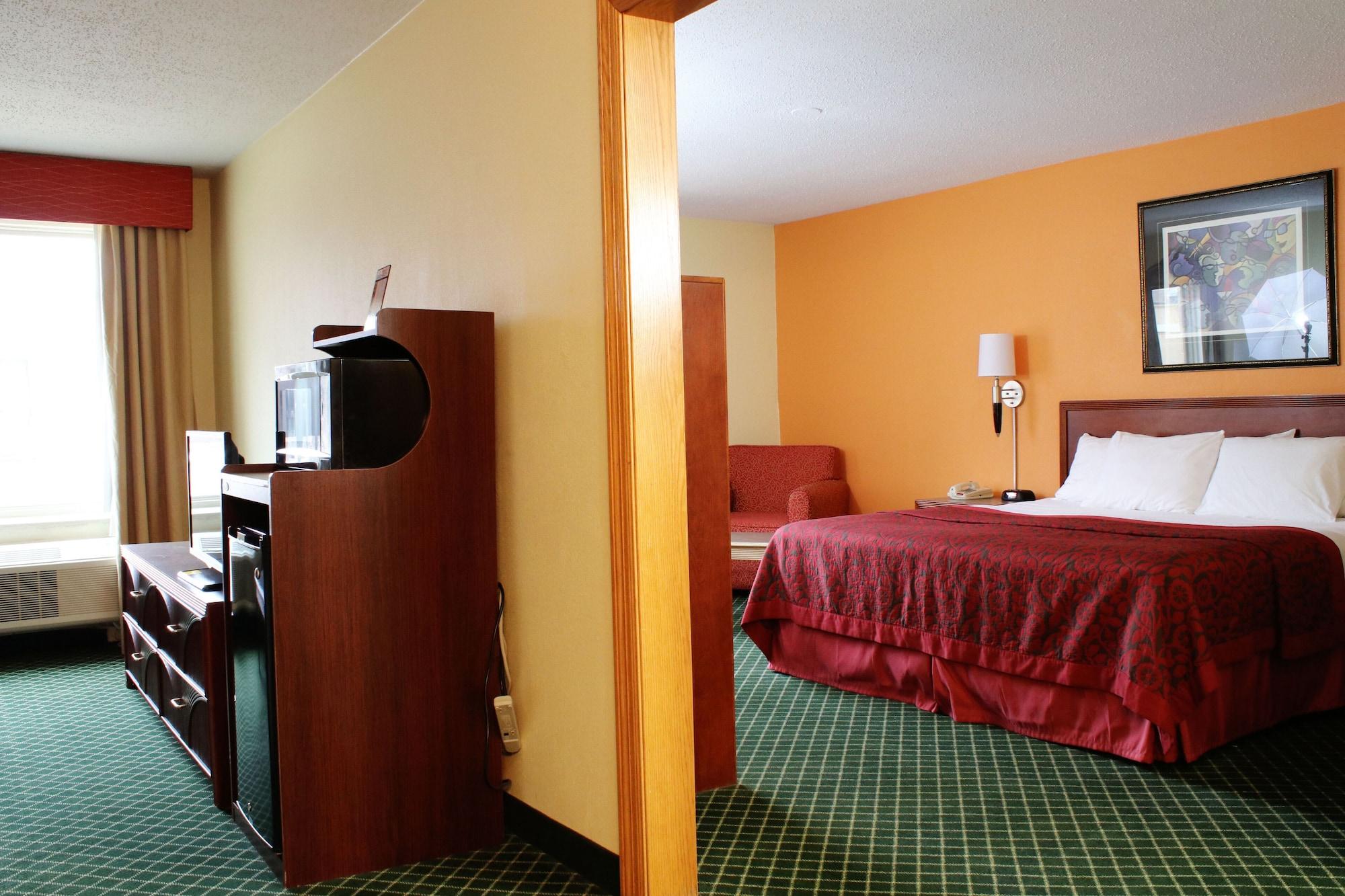 Days Inn & Suites By Wyndham Bloomington/Normal Il Екстер'єр фото
